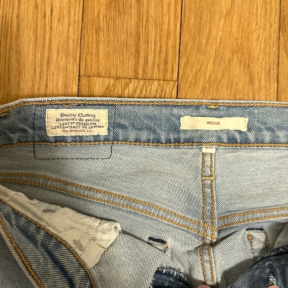 Levi's Wedgie High Rise Stretch Jean - Size 25 - Picture 4 of 8